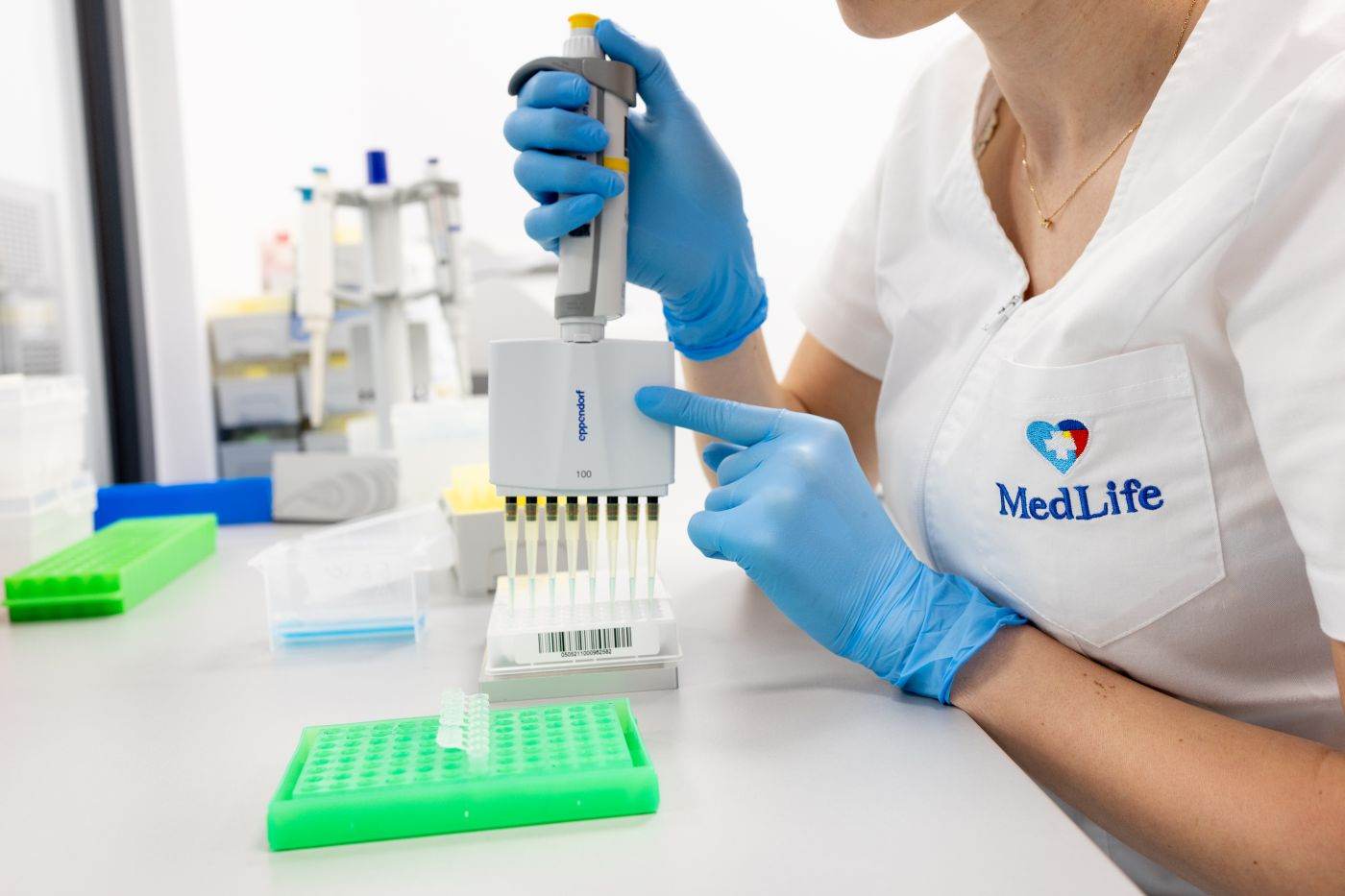 MedLife îşi consolidează poziţia în diagnosticul avansat, prin achiziţia pachetului majoritar al Qualipat